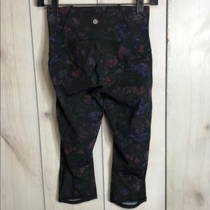 LuLu workout pants
